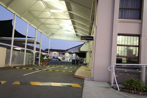 Sunnybank Star Hotel & Apartments - Sunshine Coast Guide 6