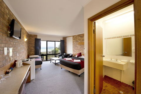 Kangaroo Island Seaside Inn - Sunshine Coast Guide 2