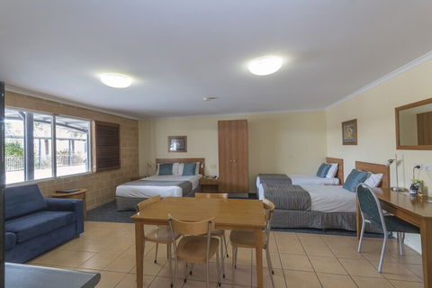 Windmill Motel And Events Centre - Sunshine Coast Guide 7