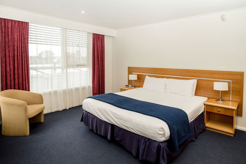 Edgewater Hotel - Sunshine Coast Guide 3