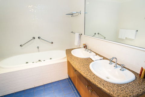 Edgewater Hotel - Sunshine Coast Guide 6