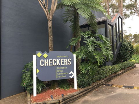 Checkers Resort & Conference Centre - Sunshine Coast Guide 0
