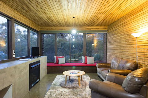 DULC Cabins - Sunshine Coast Guide 5