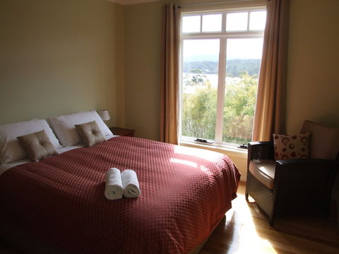 Bruny Island Escapes And Hotel Bruny - Sunshine Coast Guide 5