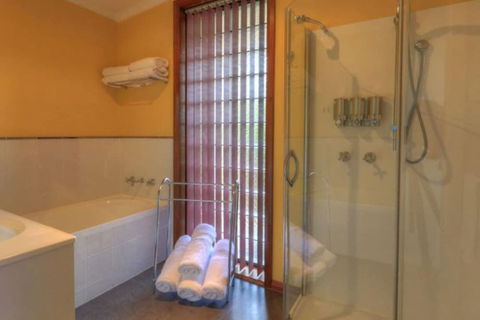 Driftwood Cottages - Sunshine Coast Guide 5