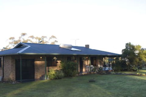 Talga Vines Vineyard Escape - Sunshine Coast Guide 1