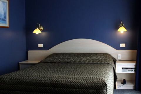 Armidale Motel - Sunshine Coast Guide 7