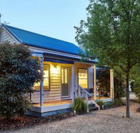 Alpine Valley Cottages - Sunshine Coast Guide