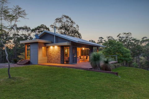 Cedars Mount View - Sunshine Coast Guide 0