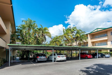 Tradewinds McLeod Holiday Apartments - Sunshine Coast Guide 1