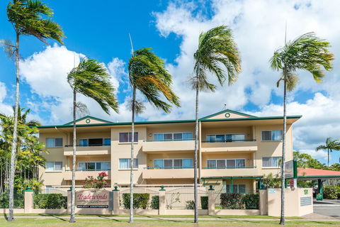Tradewinds McLeod Holiday Apartments - Sunshine Coast Guide 2