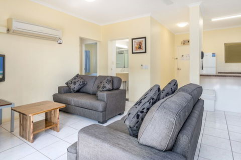 Tradewinds McLeod Holiday Apartments - Sunshine Coast Guide 6
