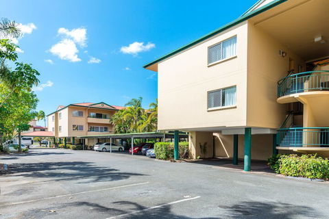 Tradewinds McLeod Holiday Apartments - Sunshine Coast Guide 3