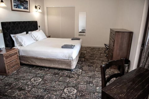 The Esplanade Hotel Port Hedland - Sunshine Coast Guide 6