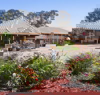 The Standpipe Golf Motor Inn - Sunshine Coast Guide