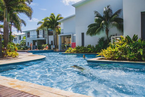 Sand Dunes Resort - Sunshine Coast Guide 1