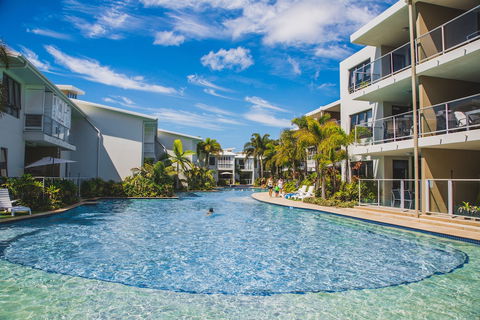 Sand Dunes Resort - Sunshine Coast Guide 2