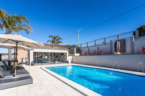 Country Comfort Amity Motel - Sunshine Coast Guide 1