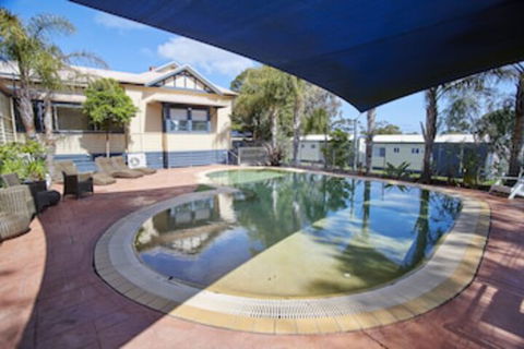 Amaroo Holiday Park - Sunshine Coast Guide 0