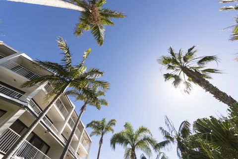 Pier 21 Apartment Hotel - Sunshine Coast Guide 2