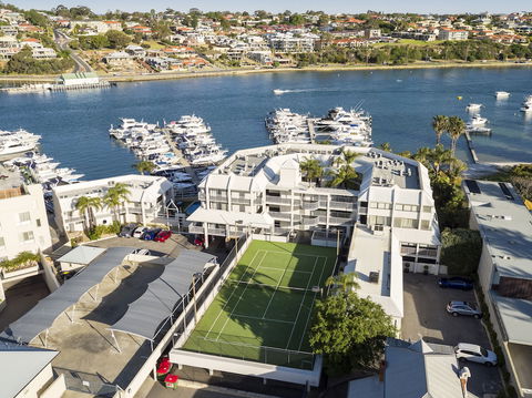 Pier 21 Apartment Hotel - Sunshine Coast Guide 6
