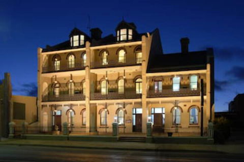 Alpine Heritage Motel - Sunshine Coast Guide 0