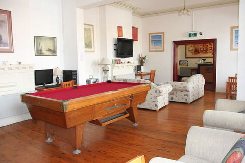 Alpine Heritage Motel - Sunshine Coast Guide 4