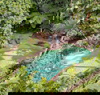 Narrows Escape Rainforest Retreat - Sunshine Coast Guide