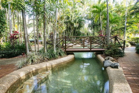 City Oasis Inn - Sunshine Coast Guide 3
