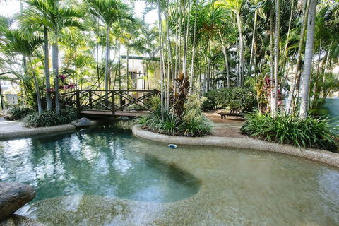 City Oasis Inn - Sunshine Coast Guide 4