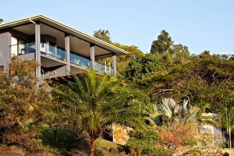 At Waterfront Whitsunday Retreat - Sunshine Coast Guide 1