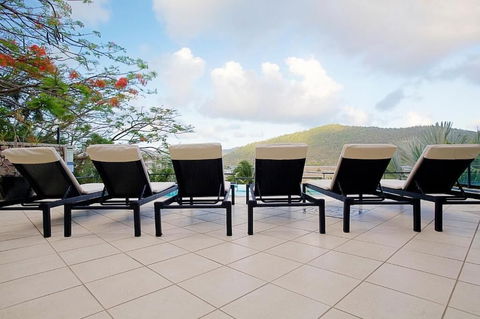 At Waterfront Whitsunday Retreat - Sunshine Coast Guide 3