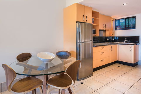 At Waterfront Whitsunday Retreat - Sunshine Coast Guide 4
