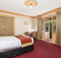 McLaren Hotel - Sunshine Coast Guide