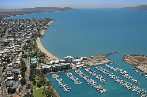 Mariners North Holiday Apartments - Sunshine Coast Guide 3