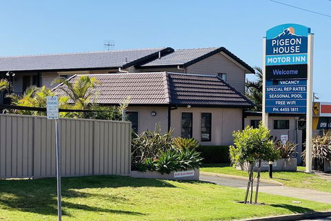 Pigeon House Motor Inn - Sunshine Coast Guide 2