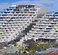Broadbeach Savannah Hotel  Resort - Sunshine Coast Guide
