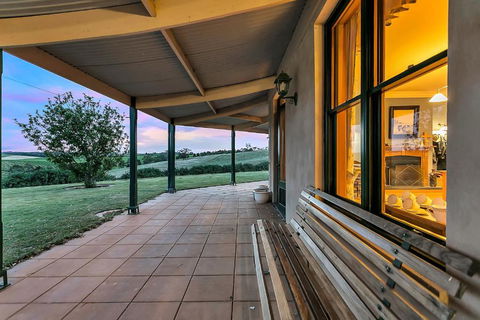 Abbotsford Country House - Sunshine Coast Guide 2