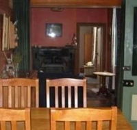 McIntosh Cottages - Sunshine Coast Guide