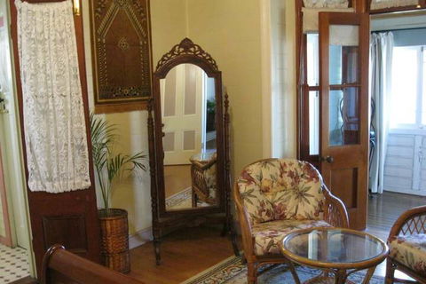Classique Bed & Breakfast - Sunshine Coast Guide 3