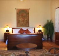 Classique Bed  Breakfast - Sunshine Coast Guide