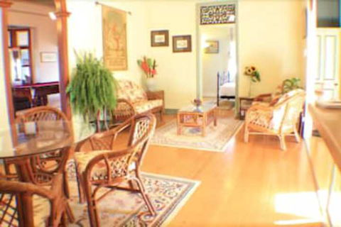Classique Bed & Breakfast - Sunshine Coast Guide 4