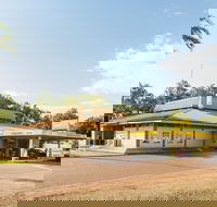 Albatross Bay Resort - Sunshine Coast Guide