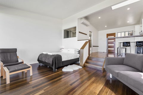 Seafarers Getaway - Sunshine Coast Guide 3