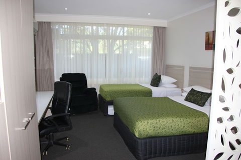 Best Western Aspen & Apartments - Sunshine Coast Guide 1