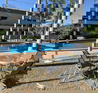 Pine Tree Motel - Sunshine Coast Guide