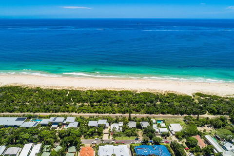 A PERFECT STAY - Allure - Sunshine Coast Guide 1