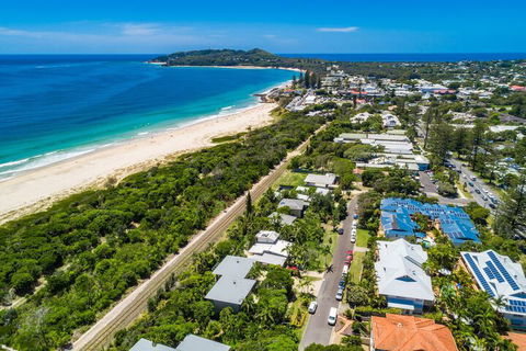A PERFECT STAY - Allure - Sunshine Coast Guide 2