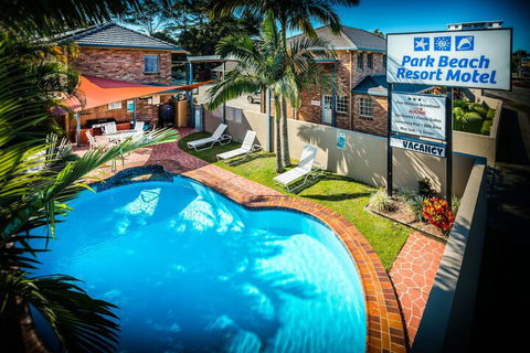 Park Beach Resort Motel - Sunshine Coast Guide 1