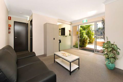Chermside Court Motel - Sunshine Coast Guide 5